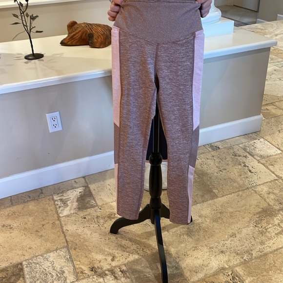 Pink,cozy,XS, leisure pant, with pink sport bra (small) - Picture 9 of 9